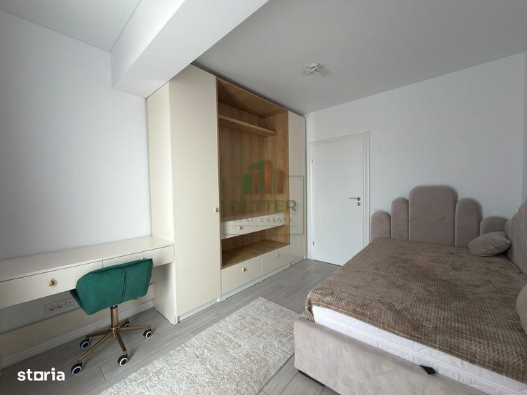 Apartament cu 3 camere semidecomandat în Central — fotografia 1