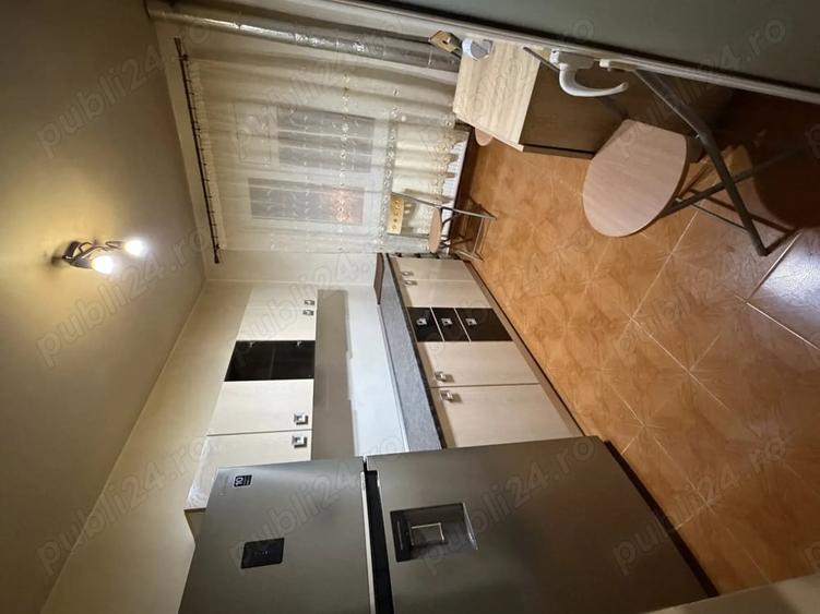 Apartament cu 3 camere semidecomandat în George Enescu