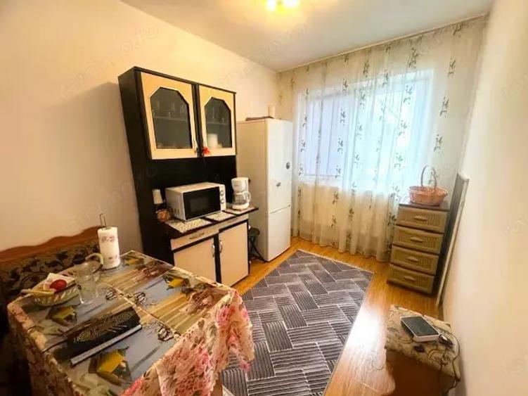 Apartament cu 4 camere decomandat în Drăgănești-Olt