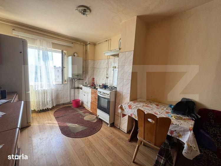 Apartament cu 3 camere decomandat în Gojeiești