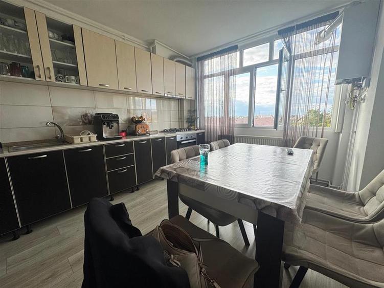 Apartament cu 2 camere decomandat în Vasile Aaron