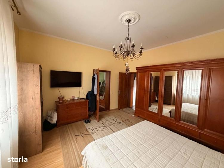 Casă cu 3 camere cu Teren 385 Mp în Central