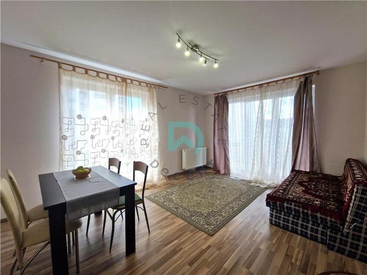 Apartament cu 2 camere decomandat în Tractorul