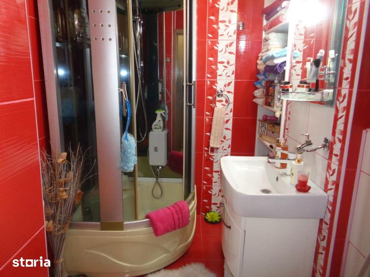 Apartament cu 2 camere în Intim