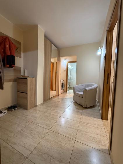 Apartament cu 2 camere decomandat în Trocadero
