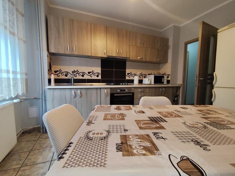Inchiriez apartament doua camere - 7