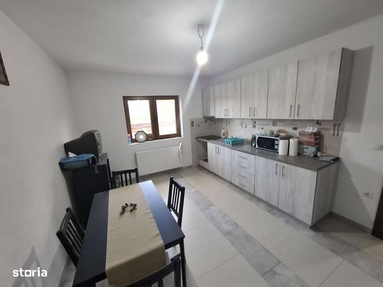 Casă cu 4 camere cu Teren 710 Mp în Poplaca