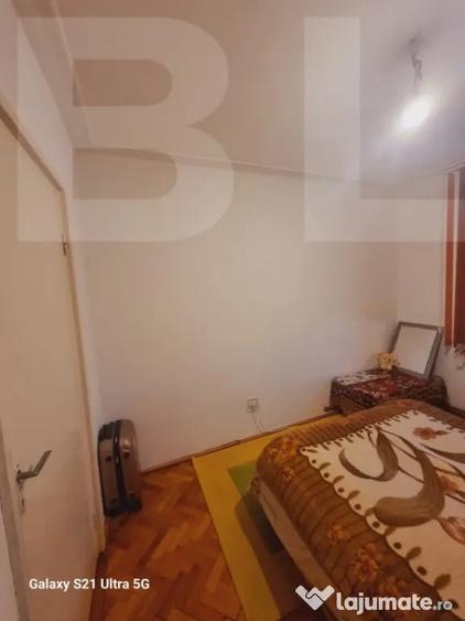 Apartament cu 3 camere semidecomandat în Central