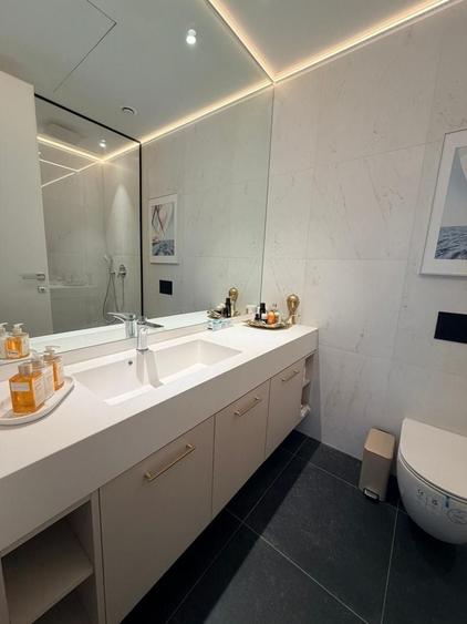 Apartament cu 3 camere semidecomandat în Herăstrău