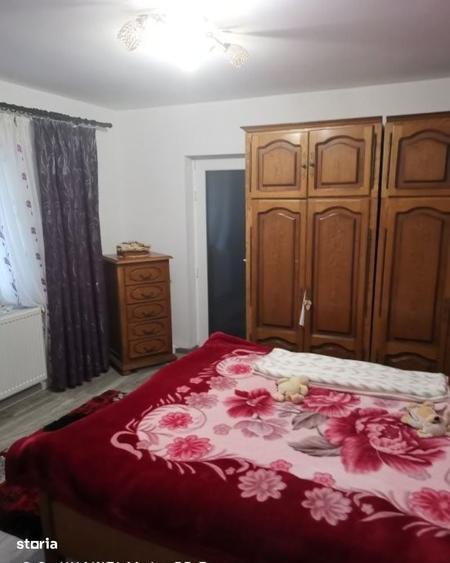 Casă cu 2 camere cu Teren 100 Mp în Central
