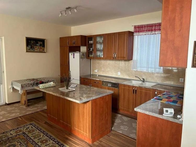 Casă cu 5 camere cu Teren 1550 Mp în Platou