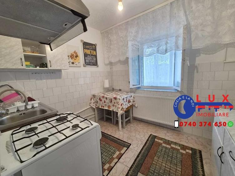Apartament cu 3 camere decomandat în E3