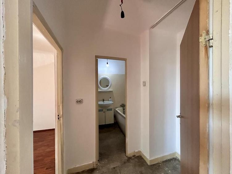 Apartament cu 2 camere semidecomandat în Central