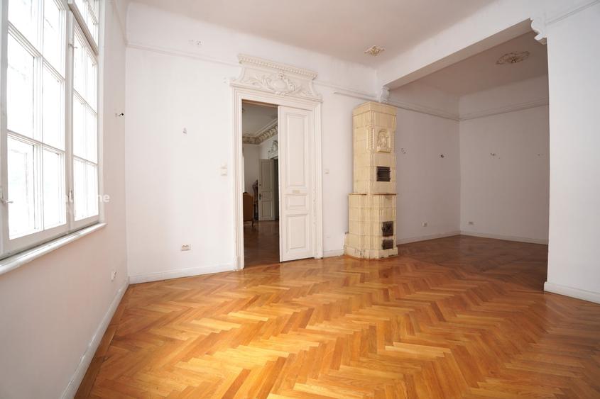 Casă individuală cu 5 camere cu Canalizare în Ultracentral