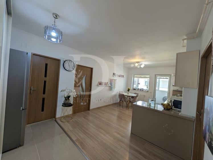 Apartament cu 3 camere semidecomandat, mobilat în Florești