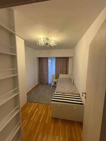 Bd. Unirii - Rond Alba Iulia, 4 camere mobilat si utilat modern,cu  parcare - 7