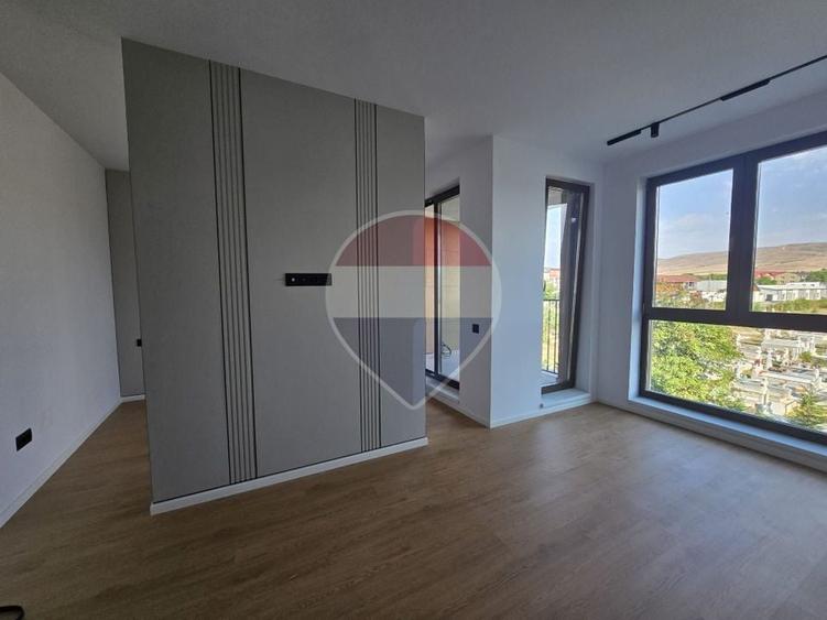 Apartament cu 2 camere semidecomandat în Florești