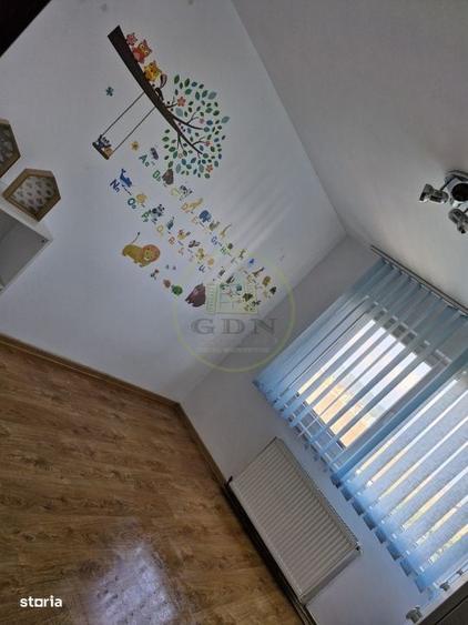 Apartament cu 3 camere în Vasile Aaron