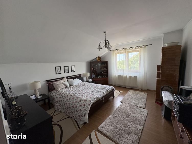 Casă cu 4 camere cu Teren 5000 Mp în Grădinari