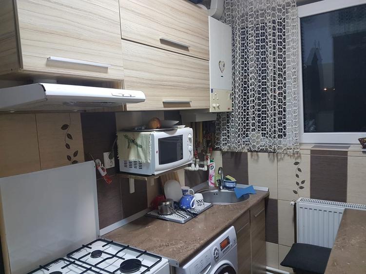 Apartament cu 2 camere semidecomandat în Basarabia