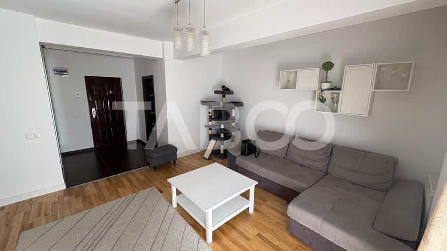 Apartament cu 3 camere decomandat, mobilat în Turnișor
