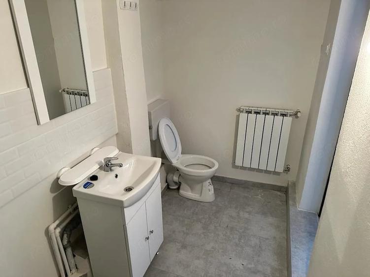 Casă cu 5 camere cu Teren 160 Mp în Rahova