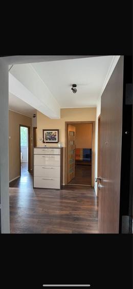 Apartament cu 4 camere decomandat în Paleu