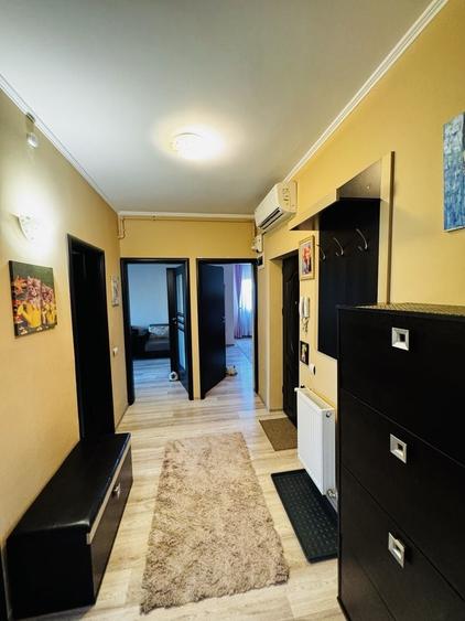 Apartament cu 3 camere decomandat în Central
