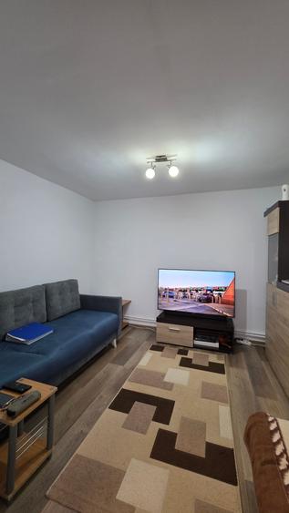 Casă cu 3 camere cu Canalizare în Central