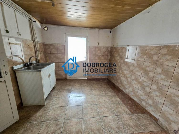 Casă cu 3 camere cu Teren 165 Mp în Central