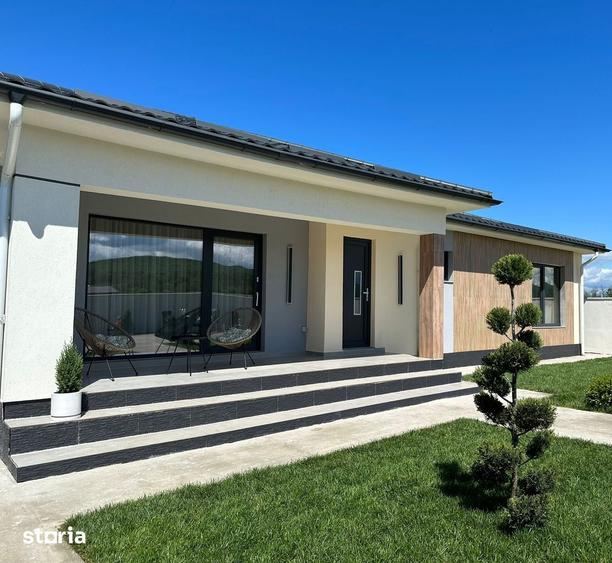 Casă cu 4 camere cu Teren 500 Mp în Țițești