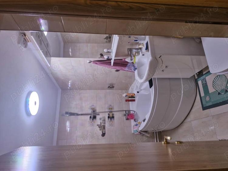 Apartament cu 4 camere decomandat în Central