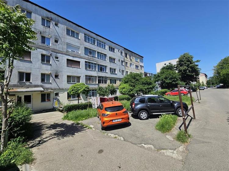 Apartament 2 Camere, etaj 1, Zona Cora - 1