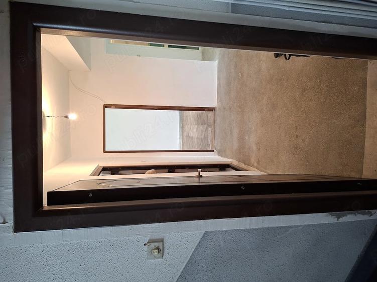 Apartament cu 3 camere decomandat în Exterior Vest