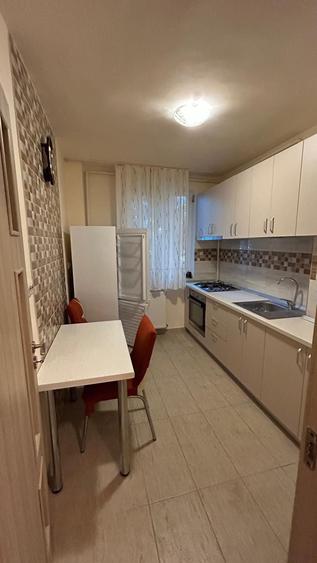 Apartament cu 2 camere semidecomandat în Democrației