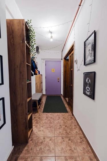 Apartament cu 4 camere decomandat, mobilat în Central