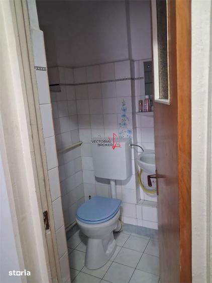 Apartament cu 3 camere decomandat în Moșilor