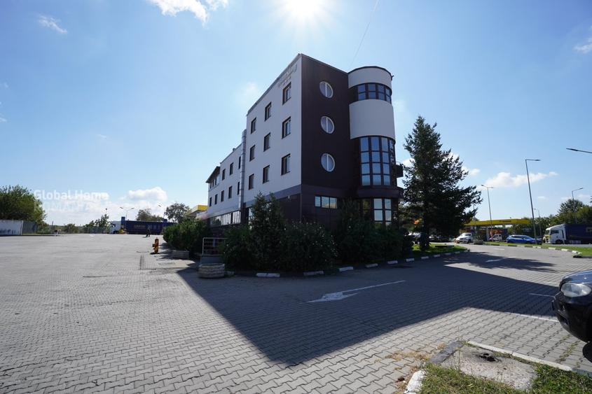Hotel/Pensiune, de 1,480 mp, în Est