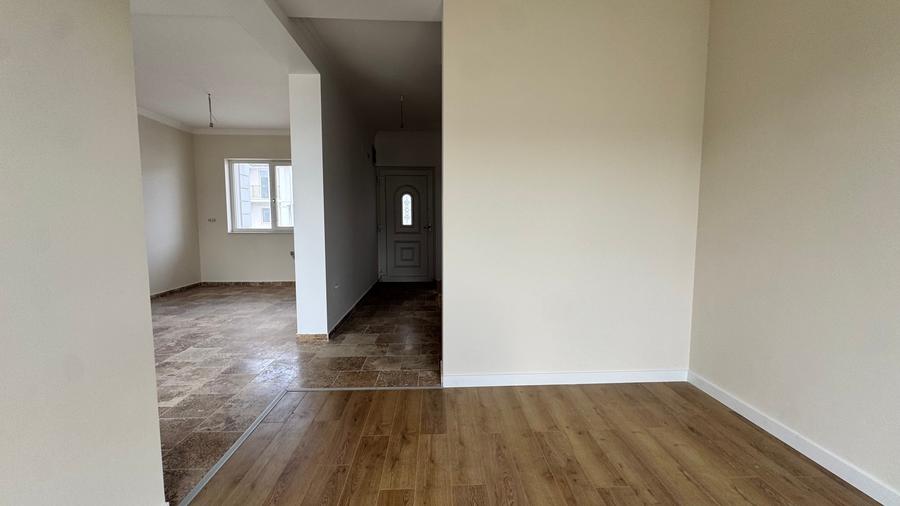 Duplex cu 4 camere cu Canalizare în Giroc