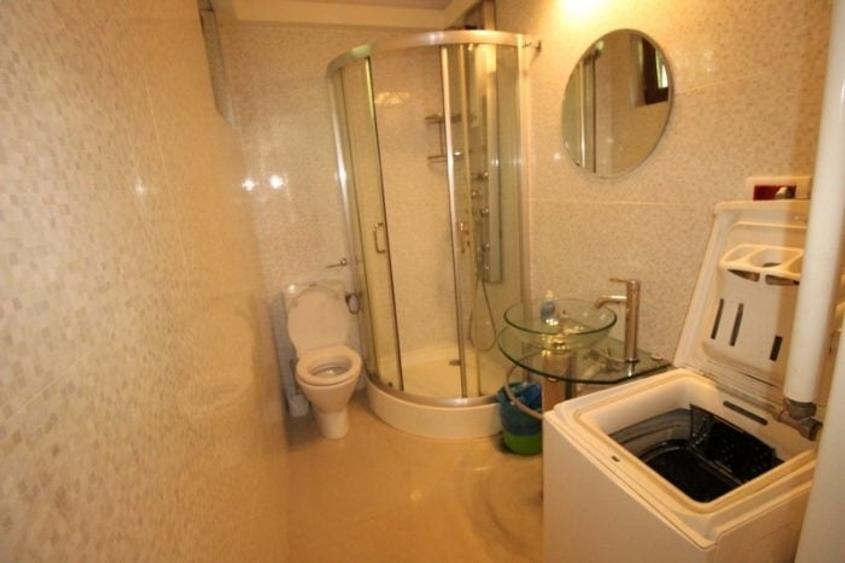 Apartament cu 2 camere semidecomandat, mobilat în Romană