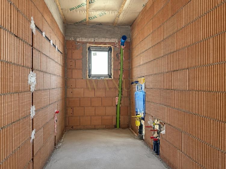 Duplex cu 4 camere cu Canalizare în Florești