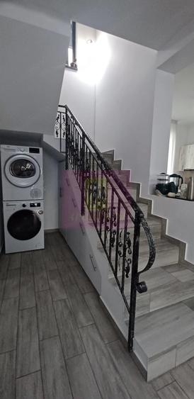 Casă cu Teren 450 Mp în Săbăreni