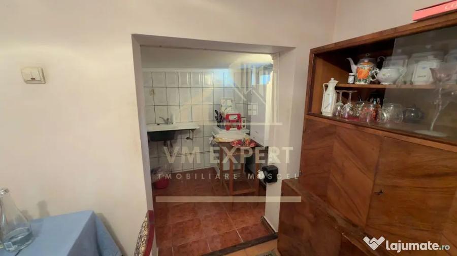 Casă cu 4 camere cu Teren 1316 Mp în Lerești