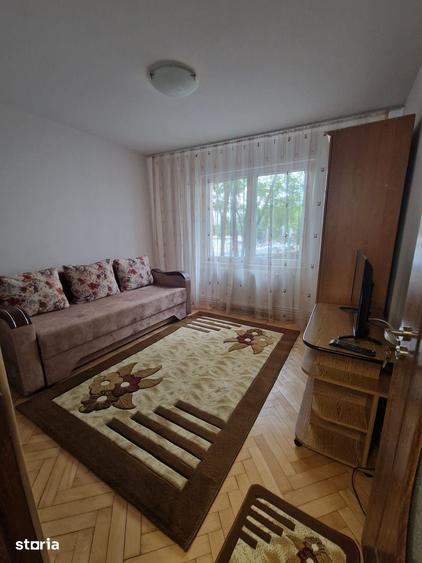 Apartament cu 3 camere în Tudor Vladimirescu