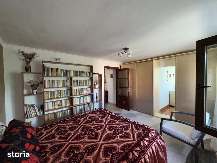 Casă cu 4 camere cu Teren 381 Mp în Agigea