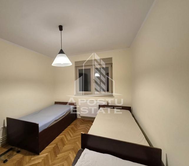 Apartament cu 4 camere decomandat, mobilat în Malul Mureșului