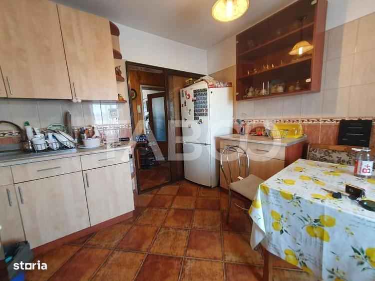 Apartament cu 2 camere decomandat, mobilat în Central