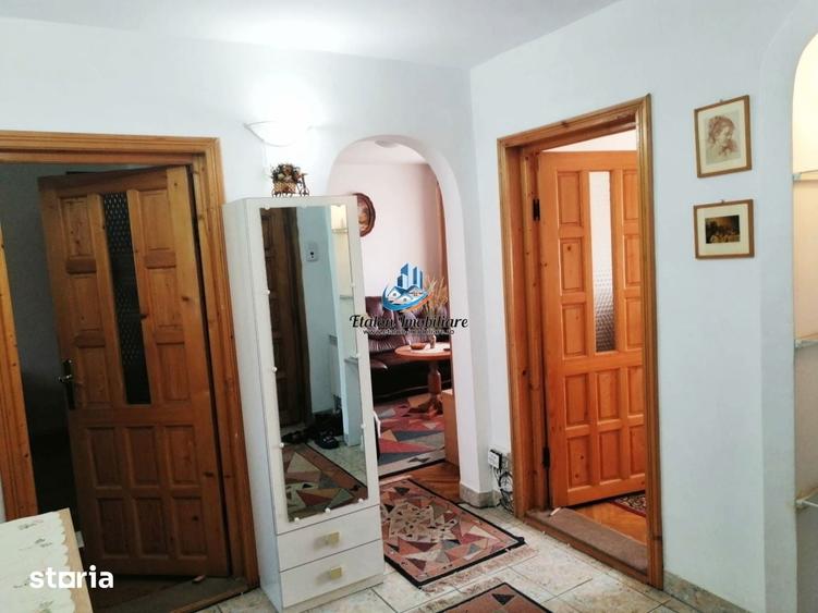 Apartament cu 3 camere decomandat în Est