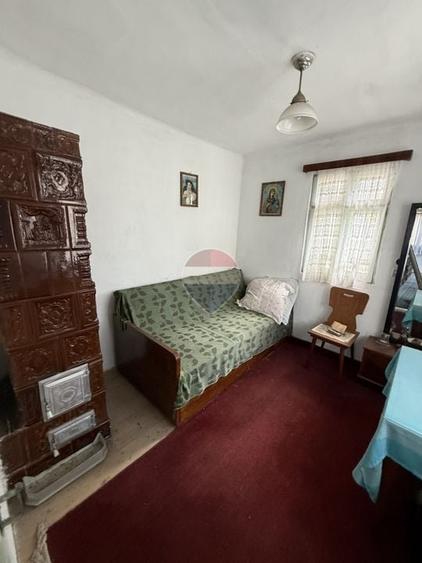 Casă individuală cu 6 camere cu Teren 433 Mp în Sud