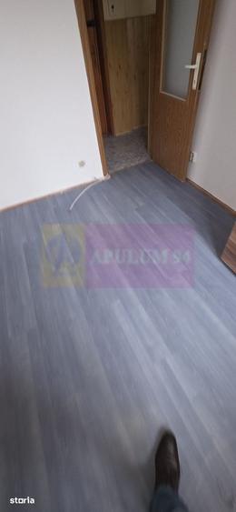 Apartament cu 3 camere semidecomandat în Ana Ipătescu